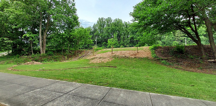 The New Picnic area and Rainwater Garden has been slow to get started with all the rain but we have managed to get the dry creek bed started.